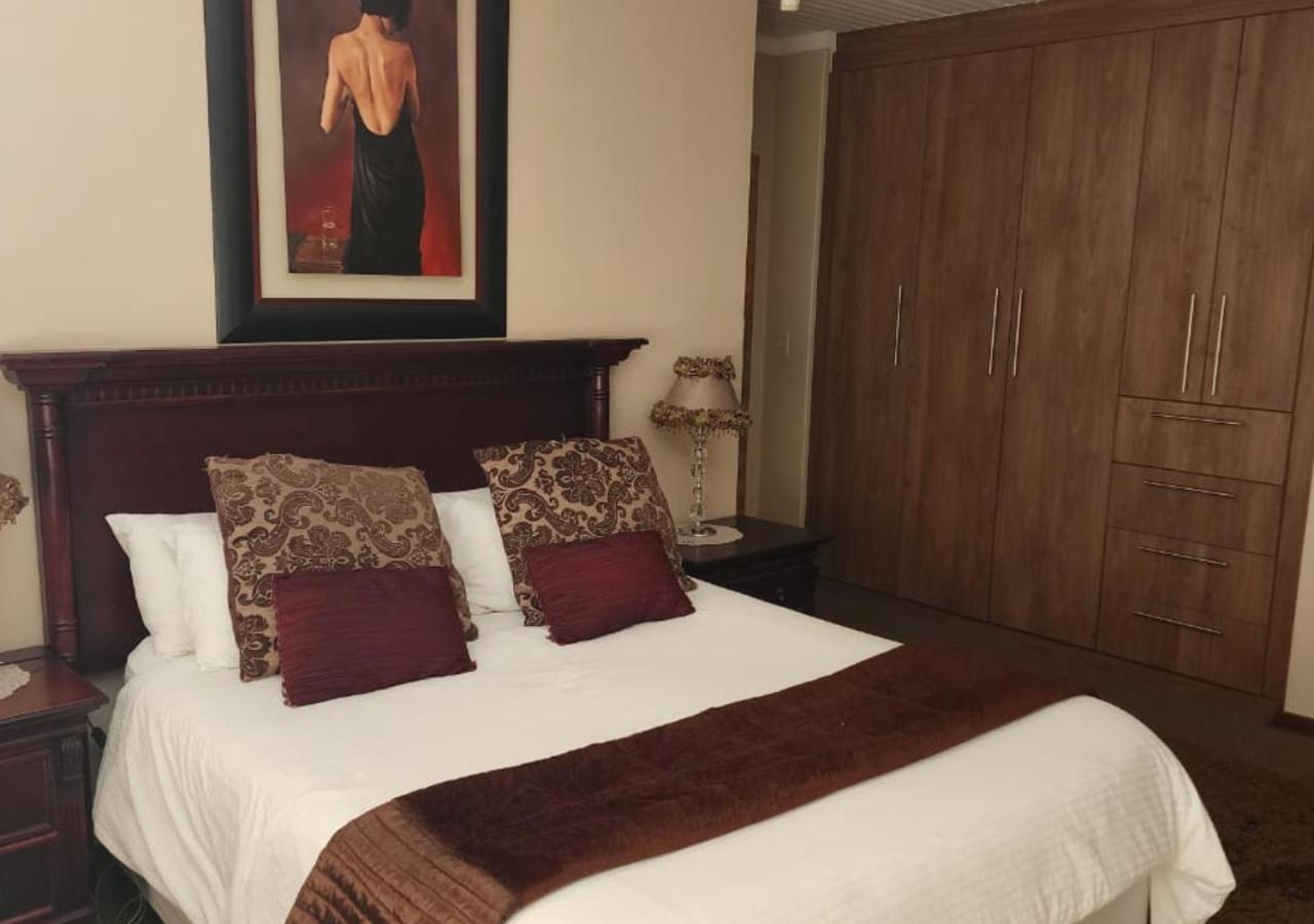Villa Rose Cottages Bloemfontein Zimmer foto