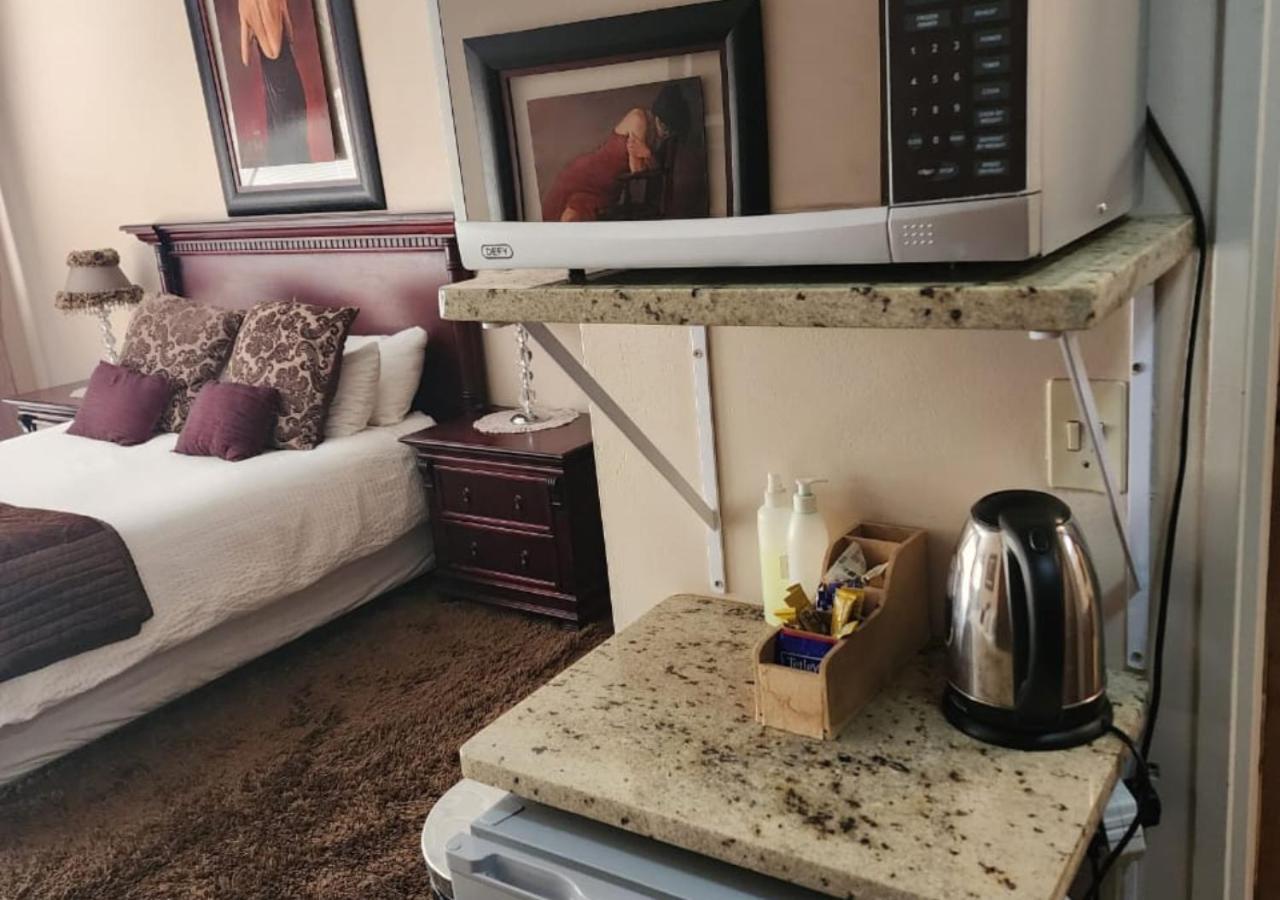Villa Rose Cottages Bloemfontein Zimmer foto